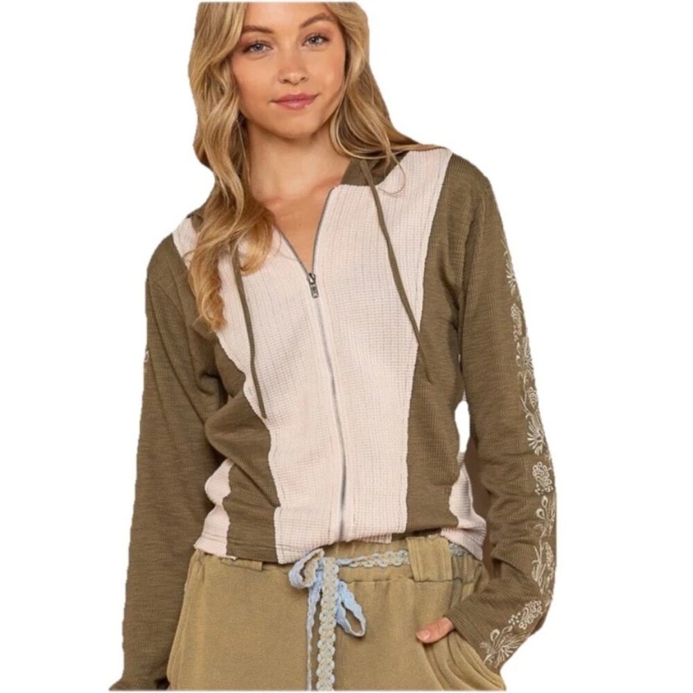 POL Olive & Cream "Beach Bonfire" Embroidered Waffle Knit Hoodie Sz S